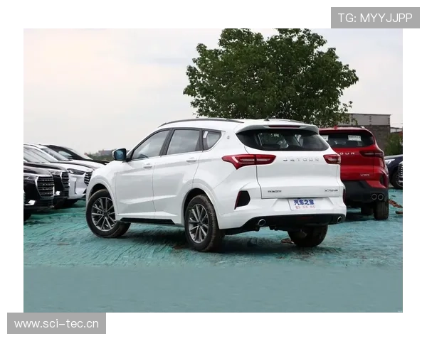 2.4L+四驱+7座仅需17.88万,油耗低至8.1L,三菱欧蓝德走实用路线